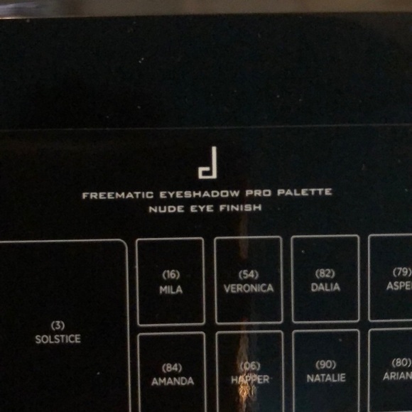 New Doucce FREEMATIC EYESHADOW PRO PALETTE - Picture 2 of 4